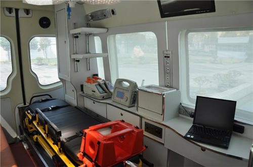 林西县救护车内部